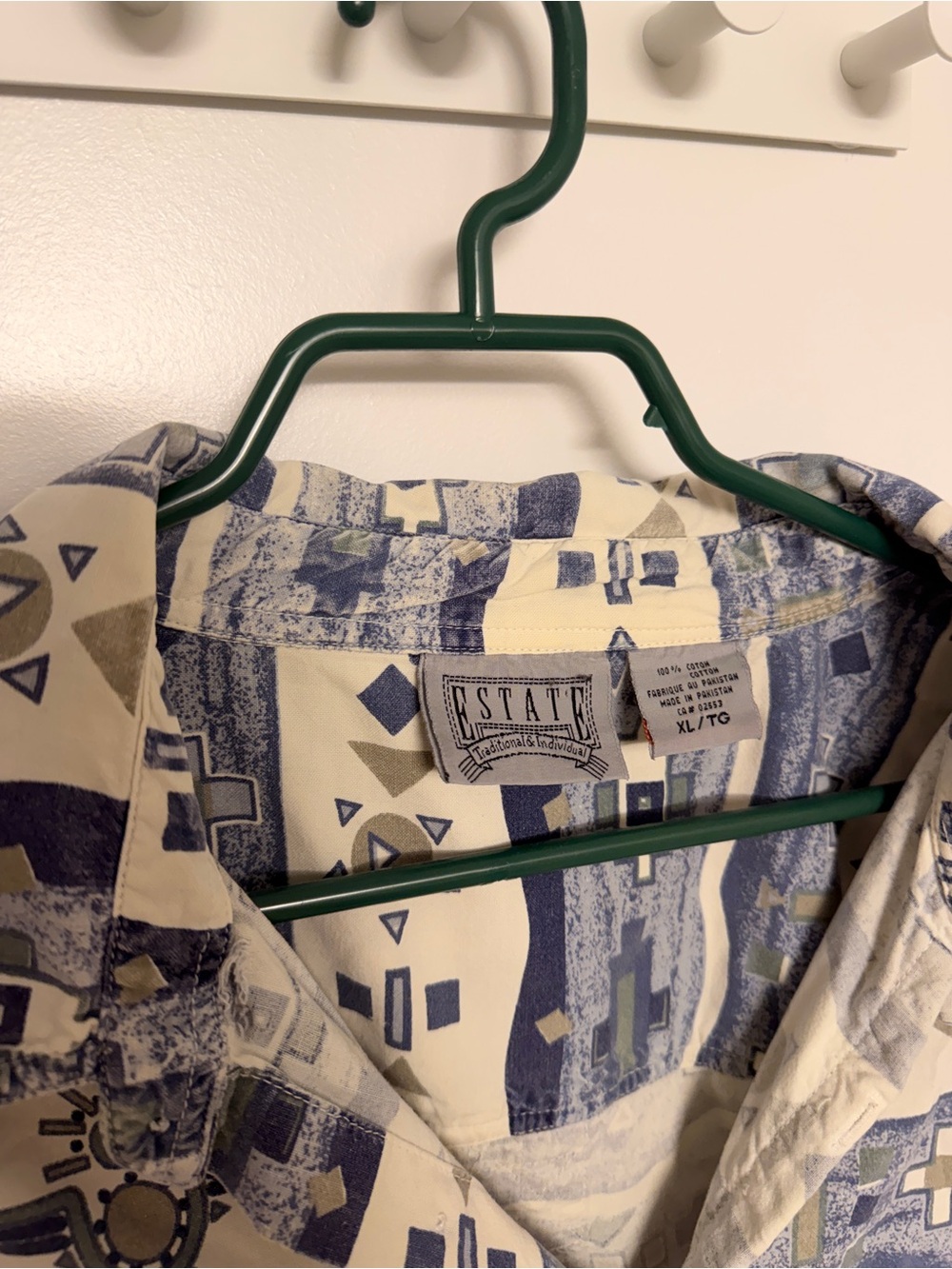 Men’s Aztec Patterned Button Up - Picture 3 of 5